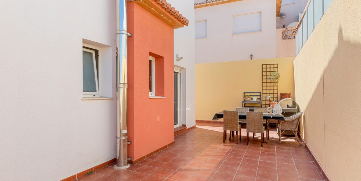 o_1irpuf55o1c4p19c916rvbf11vlv42