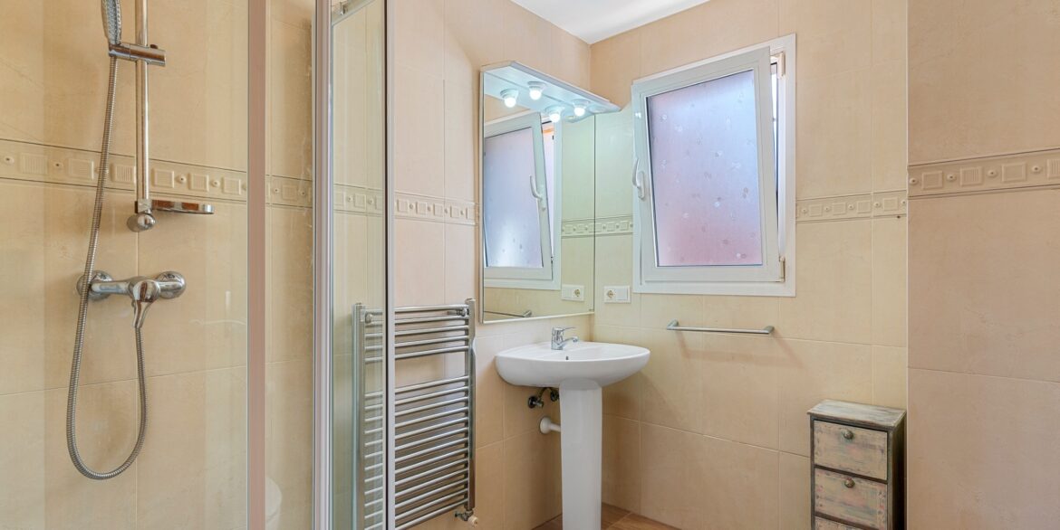 o_1irpuf55ojd42l01bjb1m9ktf3j