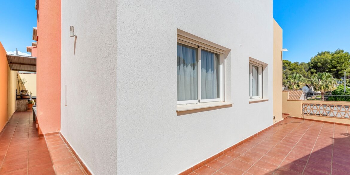 o_1irpuf55oqu32s1oaq1pccpbd47