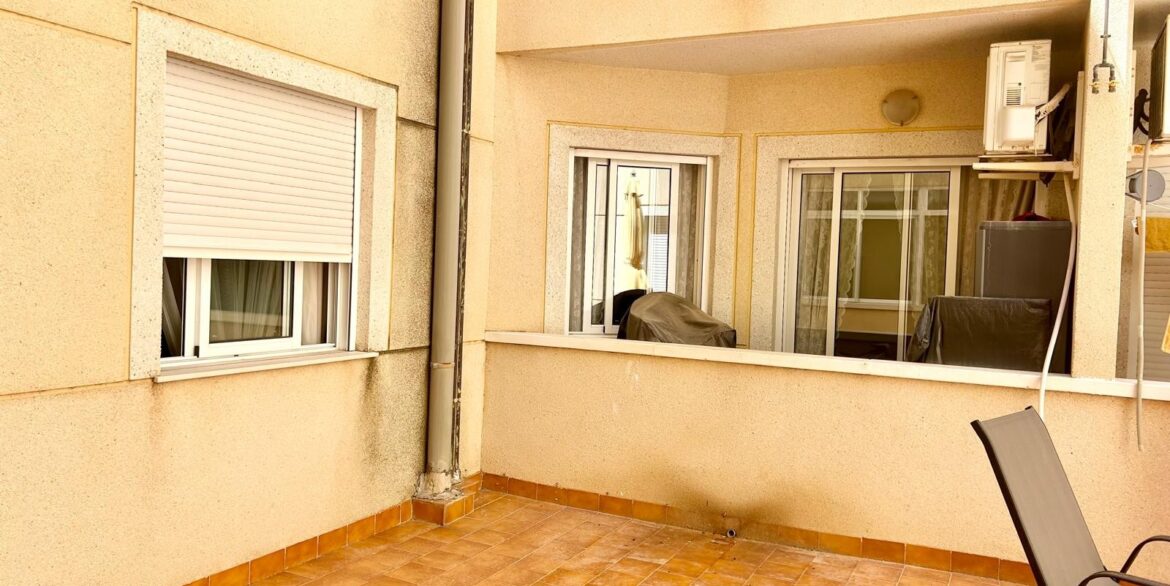 o_1is8naki33os51e1upc1rqh2aj31