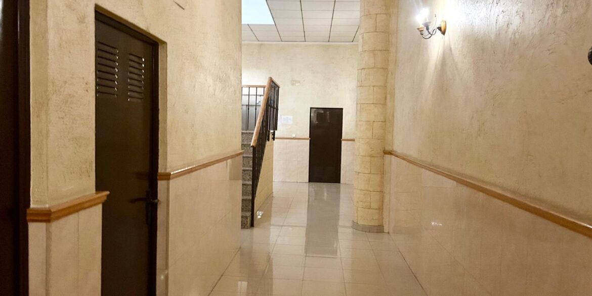 o_1is8naki3m1vs981vg9j11suv37