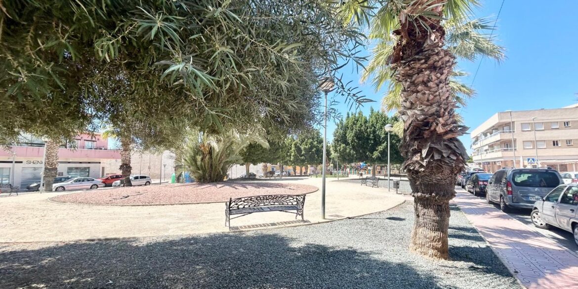 o_1is8naki3v81l8d119jvtr17d93m