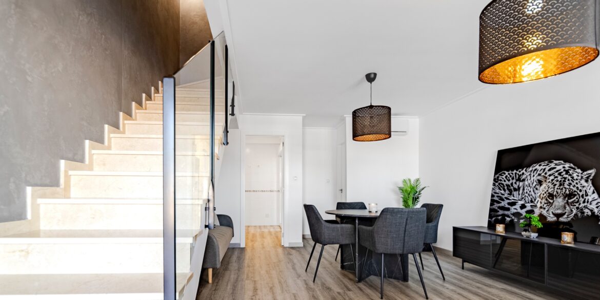 o_1isnk17ut14egmchfhm1kgr187s2p