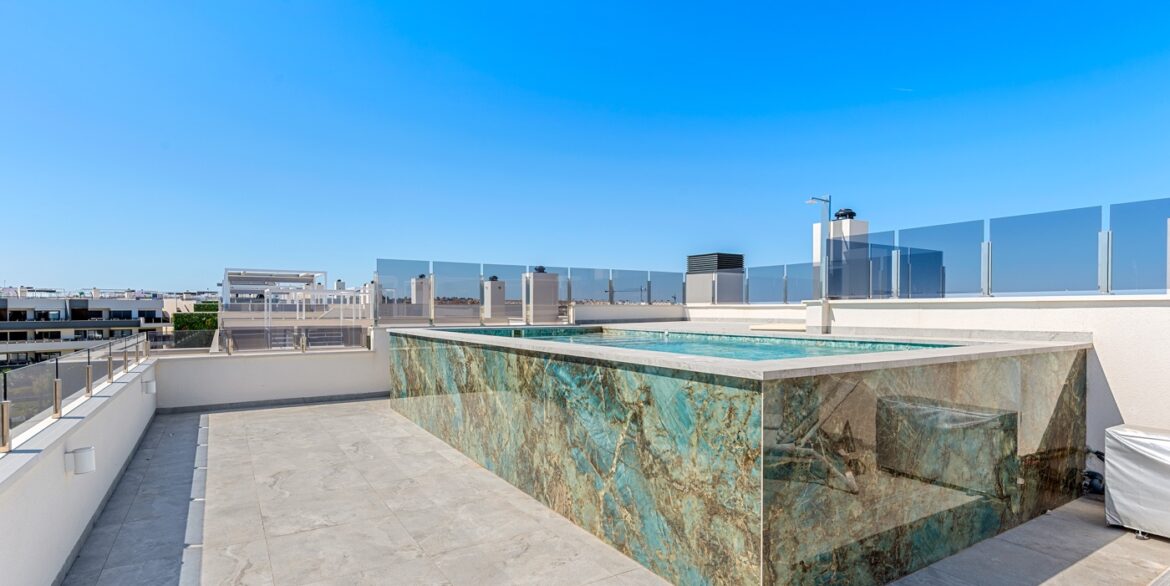 o_1isnlibclc2j7tqhsi1cr9odf41