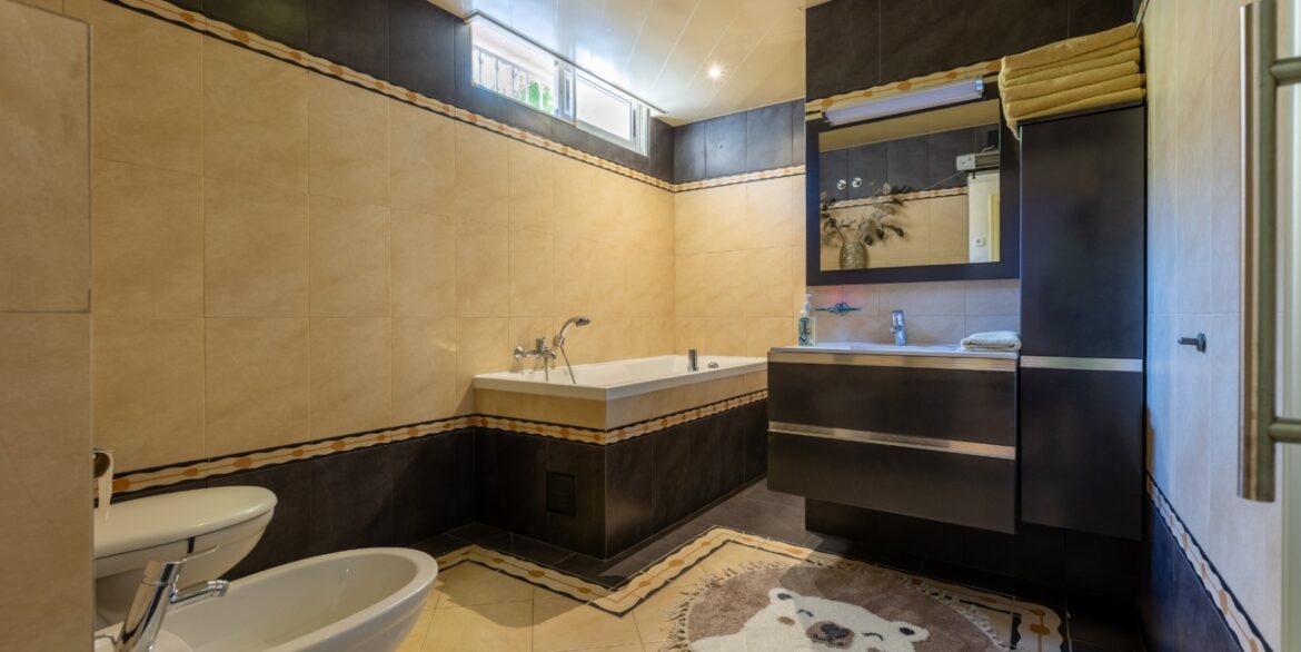 o_1ist7m5v81j3u1l1bkvlp7aovv5k