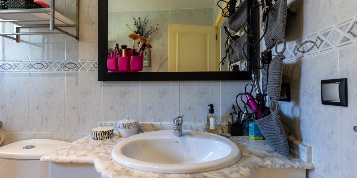 o_1ist7m5v81tpvfueaogav81ir04b