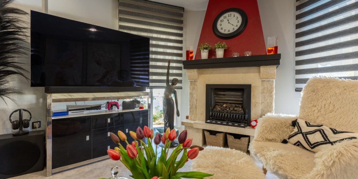 o_1ist7m5v8nut34vn4o1004ib054