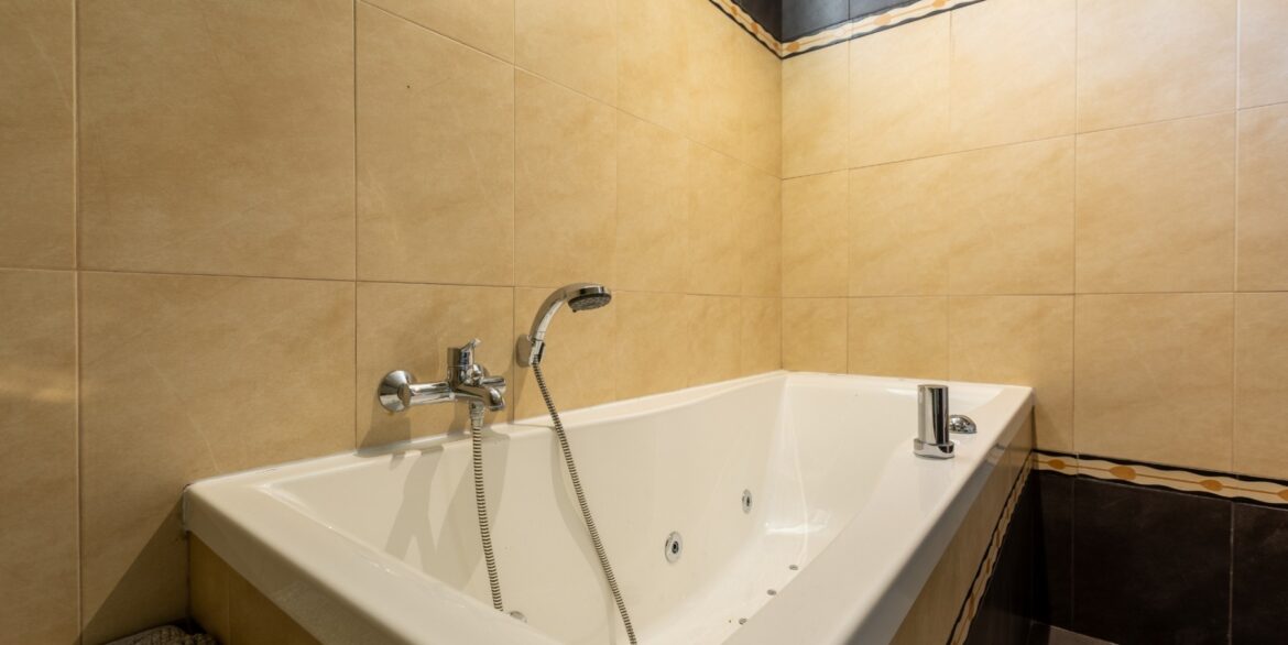 o_1ist7m5v8pgk6vl48mmbsq045l