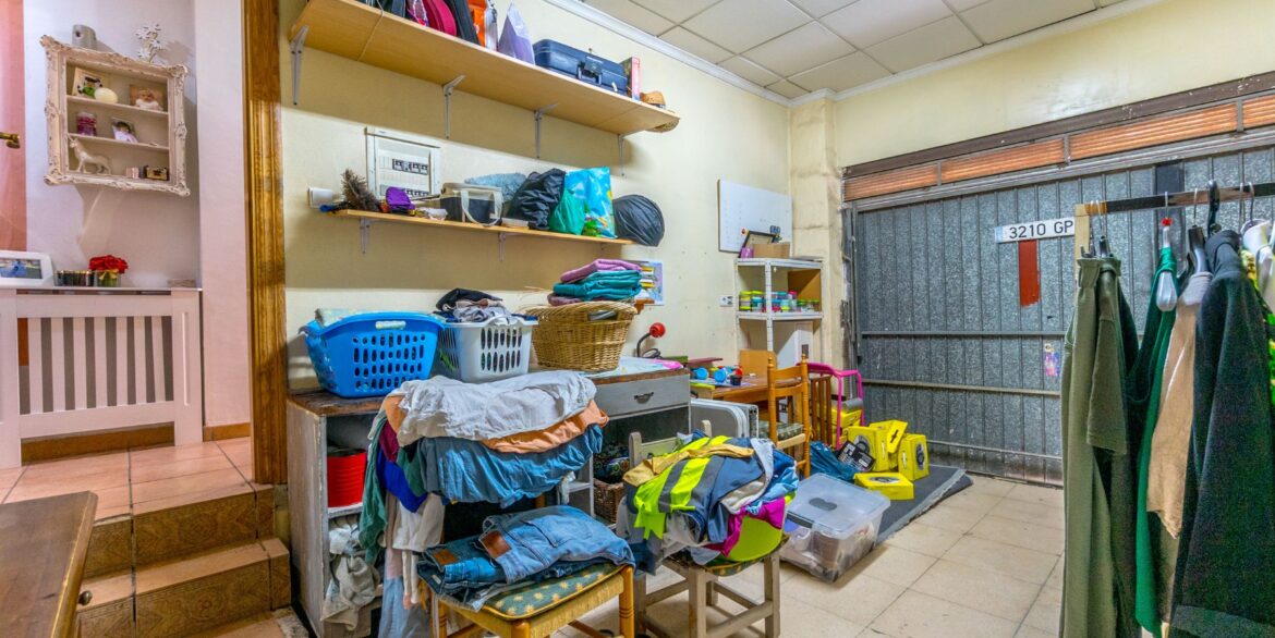 o_1itctkt47n8sdo18knm9e7k52g