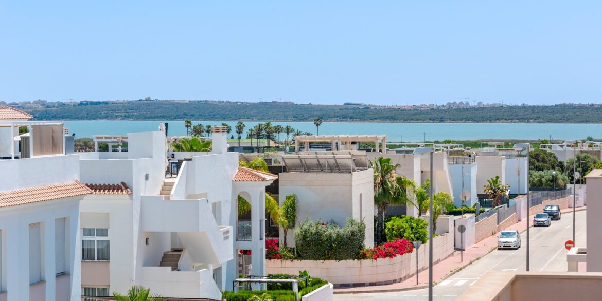 o_1itphpcls6521us916bbi4qoct2o