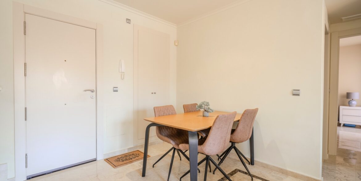 o_1itqfik3p8a4ekb1ora1a7m1lkj2v