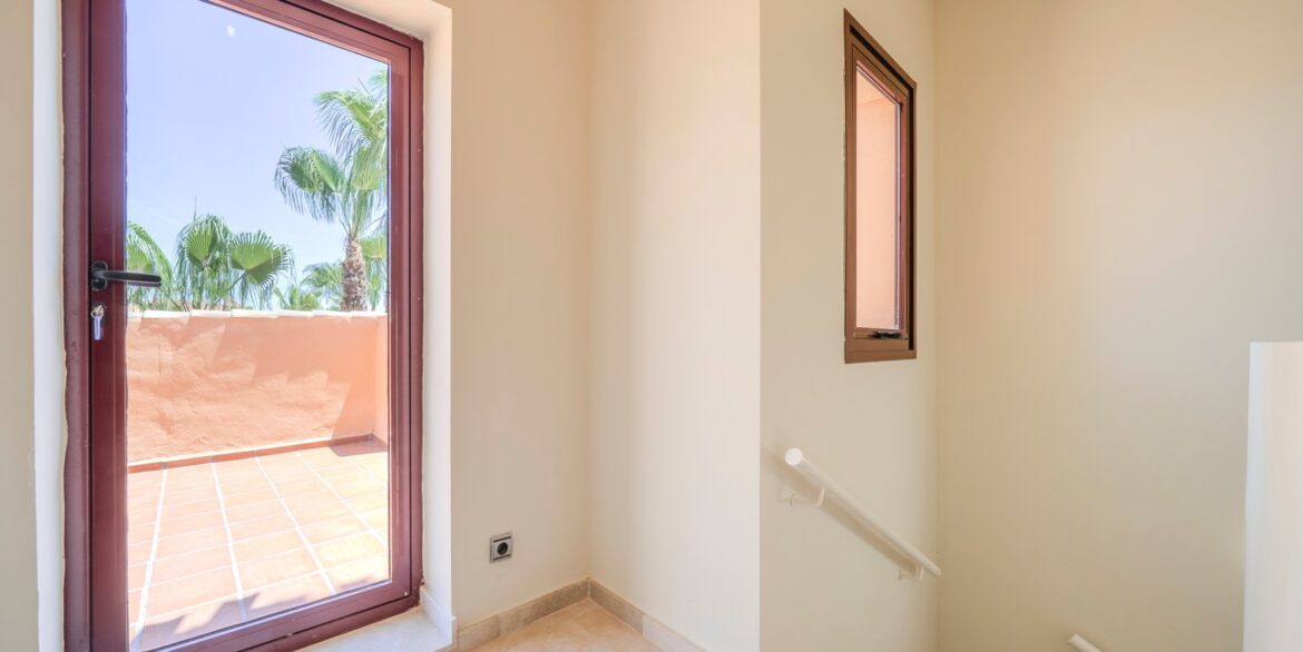 o_1itqfik3q1f32s25dub1a0pu1f3u