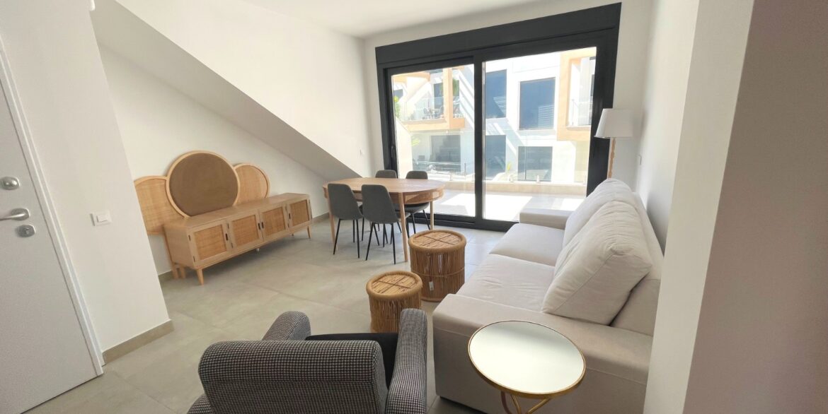 o_1iv7sq1494sk11sf1bm5144o1ed61r