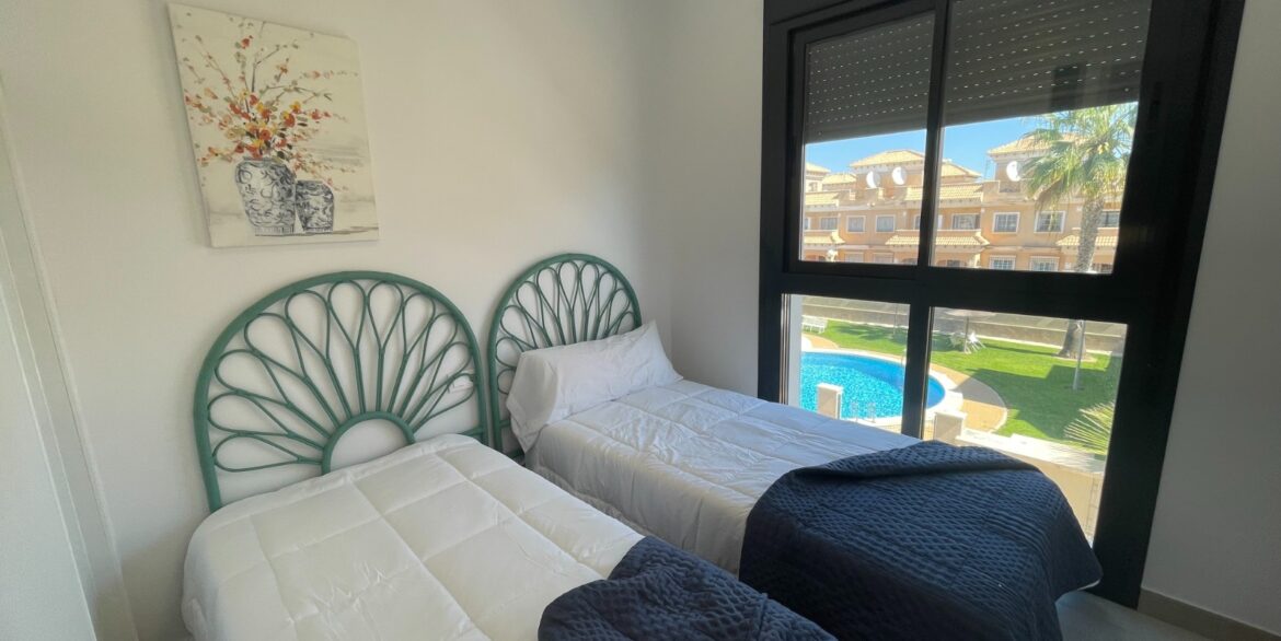 o_1iv7sq149du11aej1ibqb8fm7u25