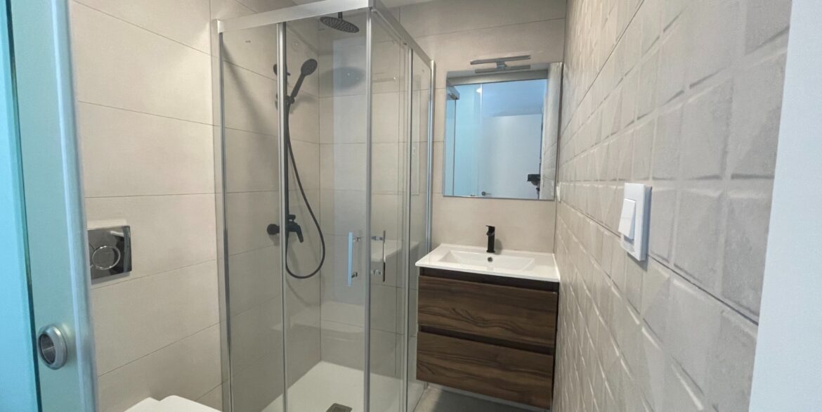 o_1iv7sq149qc6m9a1cf810ee19pa24