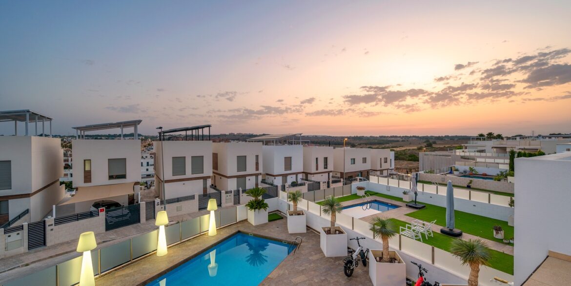 o_1ivffhecicru1q3j1dcicl91jt74t