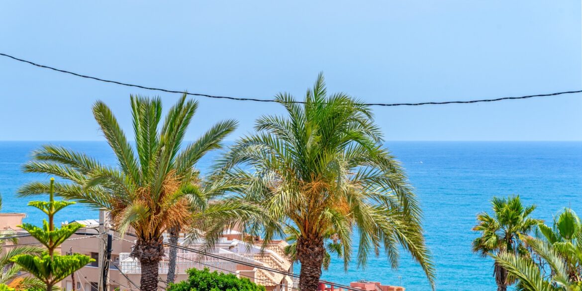 o_1ivfk1rmb401us4evm8eatdd3m