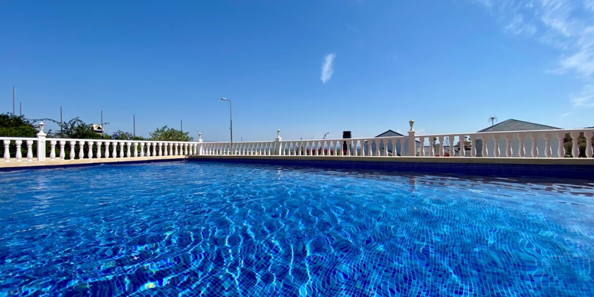 o_1j09oub1e1g2o1nvht561grenpc7n