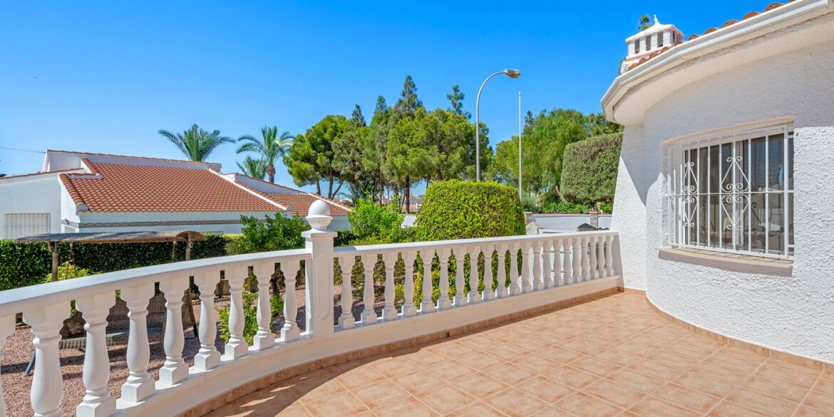 o_1j0r66r3s15991cjm1hvg17ps1uog2q