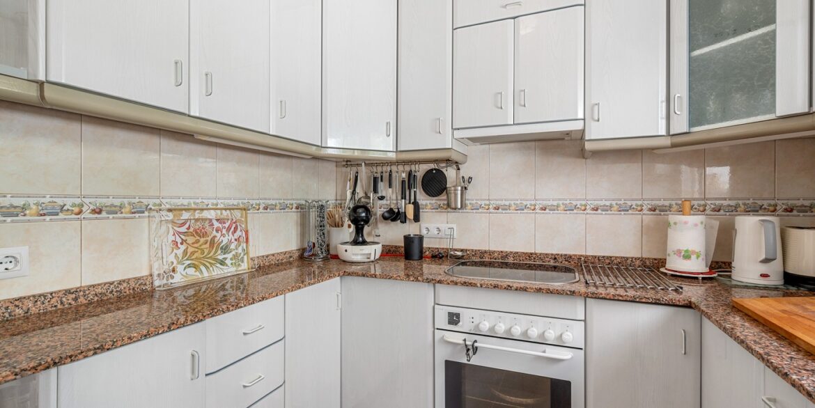 o_1j0r66r3sdkc4bd17nshmcl0m3j