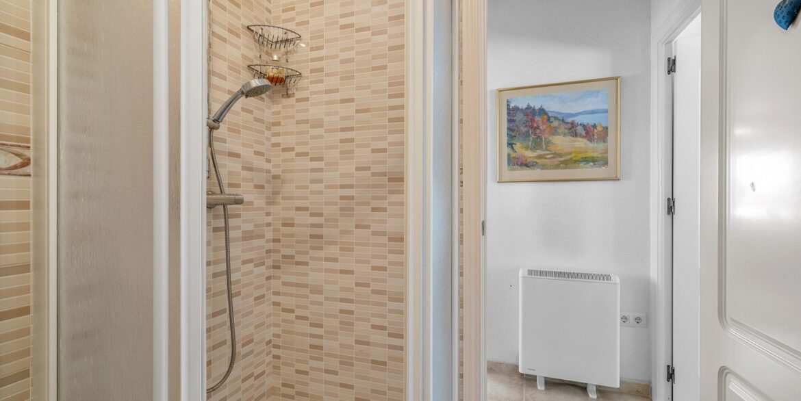 o_1j0r66r3t100o5su1t9q1tob1cto40