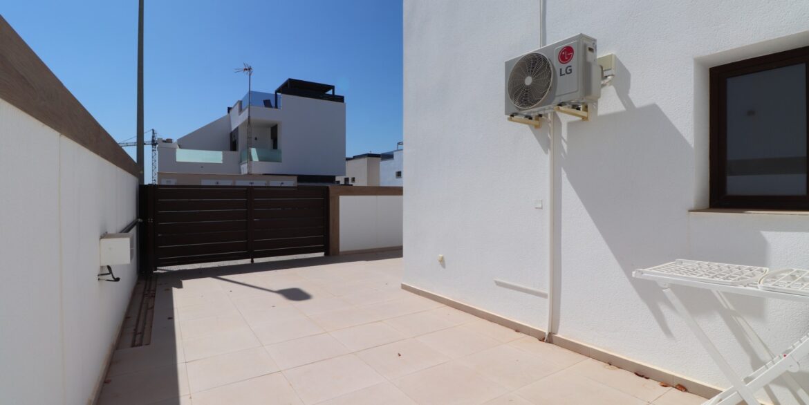 o_1j0u2618914102e85esoejv232b