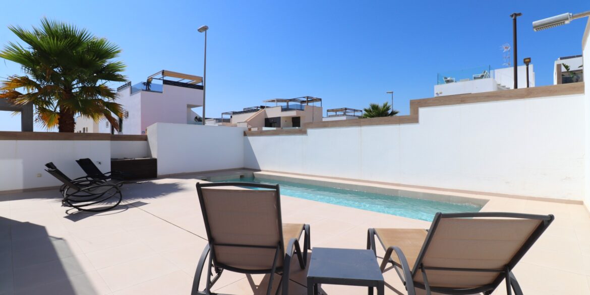 o_1j0u26189aoppvda19v7ohq127