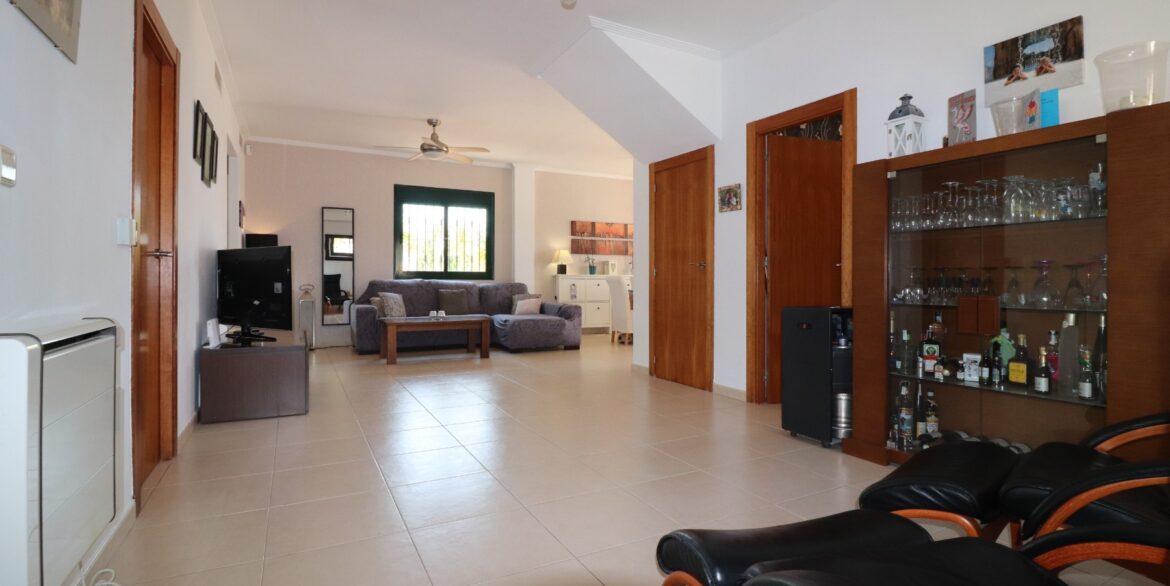 o_1j0u73355jcq1mk71ba7a8sink27