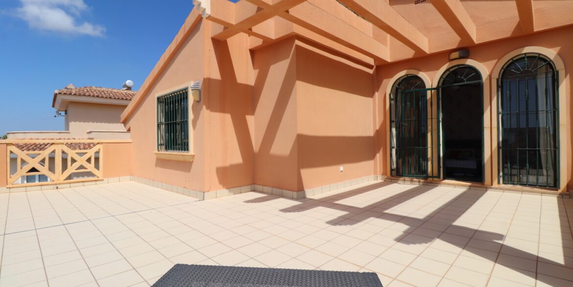 o_1j0u7335615qd1bvq1c5d1pao1a482p