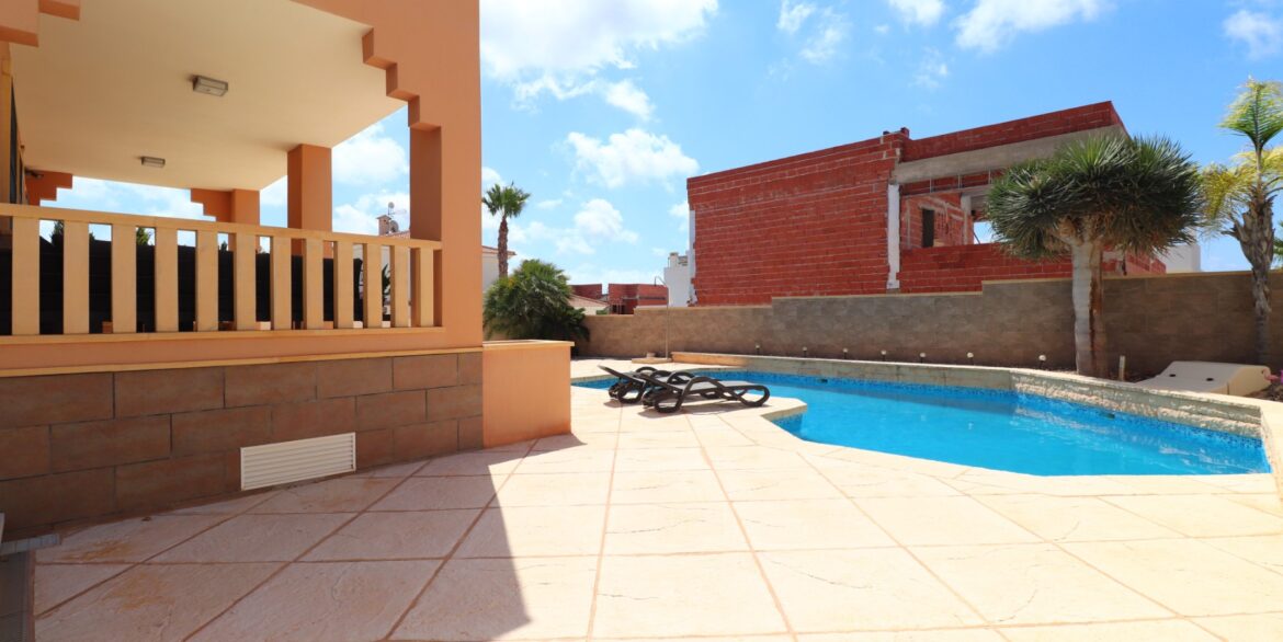 o_1j0u733561dkvblu1p3k6v1hjt2s