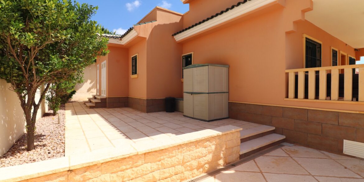 o_1j0u733561rlfi2usn6g1v1dub2n