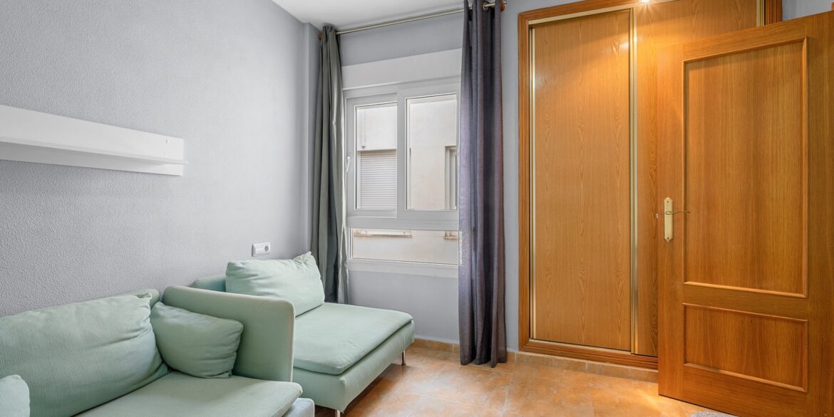 o_1j16ehsi31f43krpq1d10takh12m