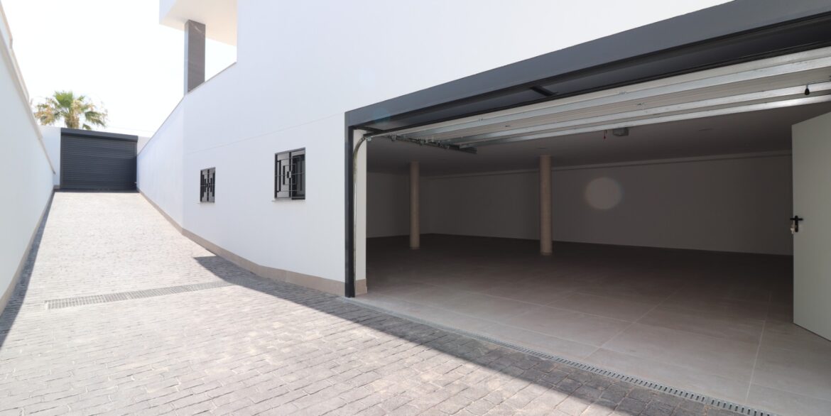 o_1j1aohglt1s3n8t312gacua1ag53b