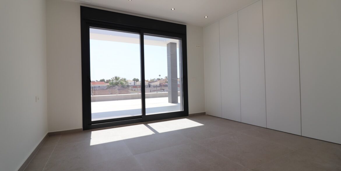 o_1j1aohglt5c3ij18m1dta3bu2r