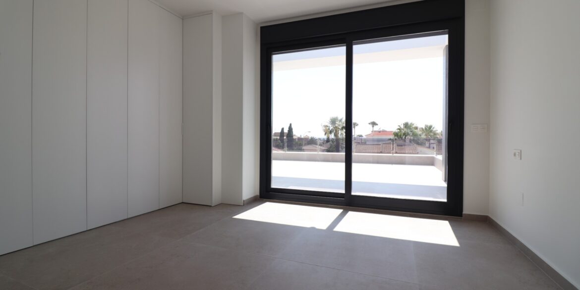 o_1j1aohglt6umddk9v5h9u2tq2s