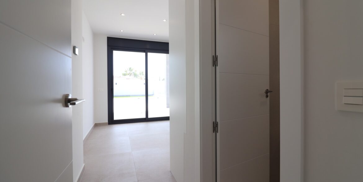 o_1j1aohgltkav15ofn83pr08tj38