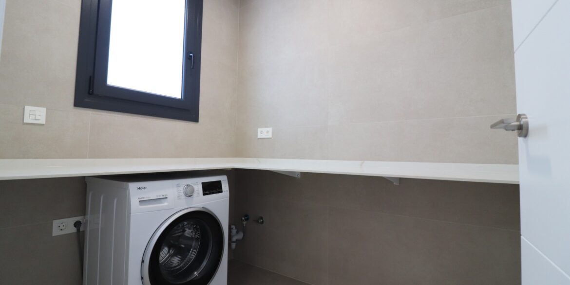 o_1j1aohglttob1j6a1guci6esfv31