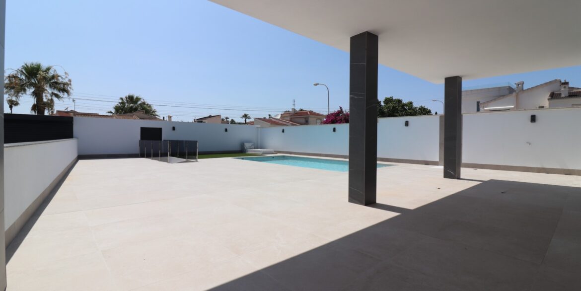 o_1j1aohglu1p1g1s5vp3cl4gstg3q