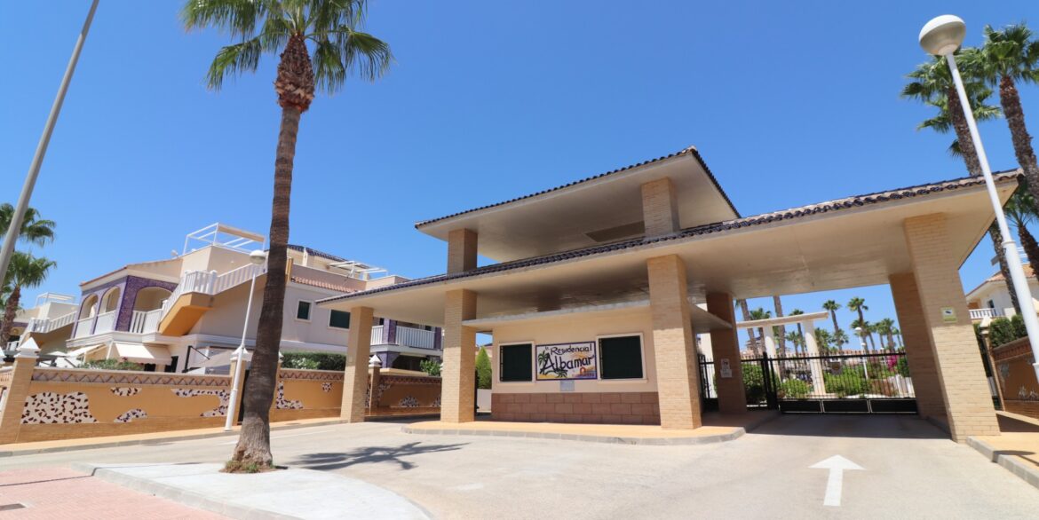 o_1j1t4gf8vofr8a36q8lb2141i17