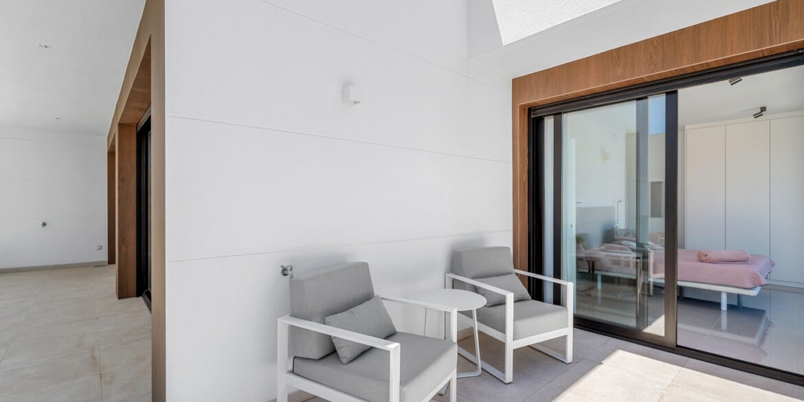 o_1j22kpn5m10bn5o4rrhmdqdt54c