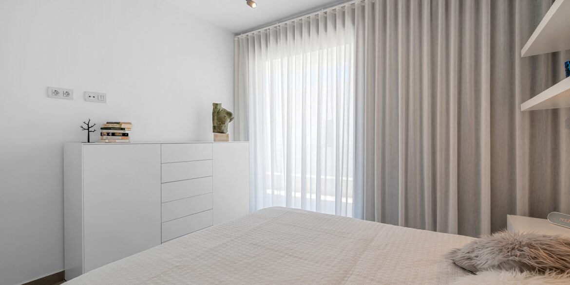 o_1j22kpn5m4f814hlu4t49ob374i