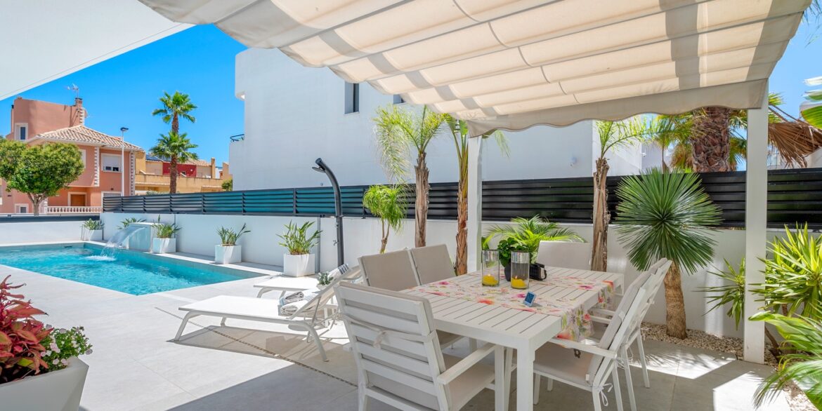 o_1j22kpn5m9l41r75rgd1jccabi3h