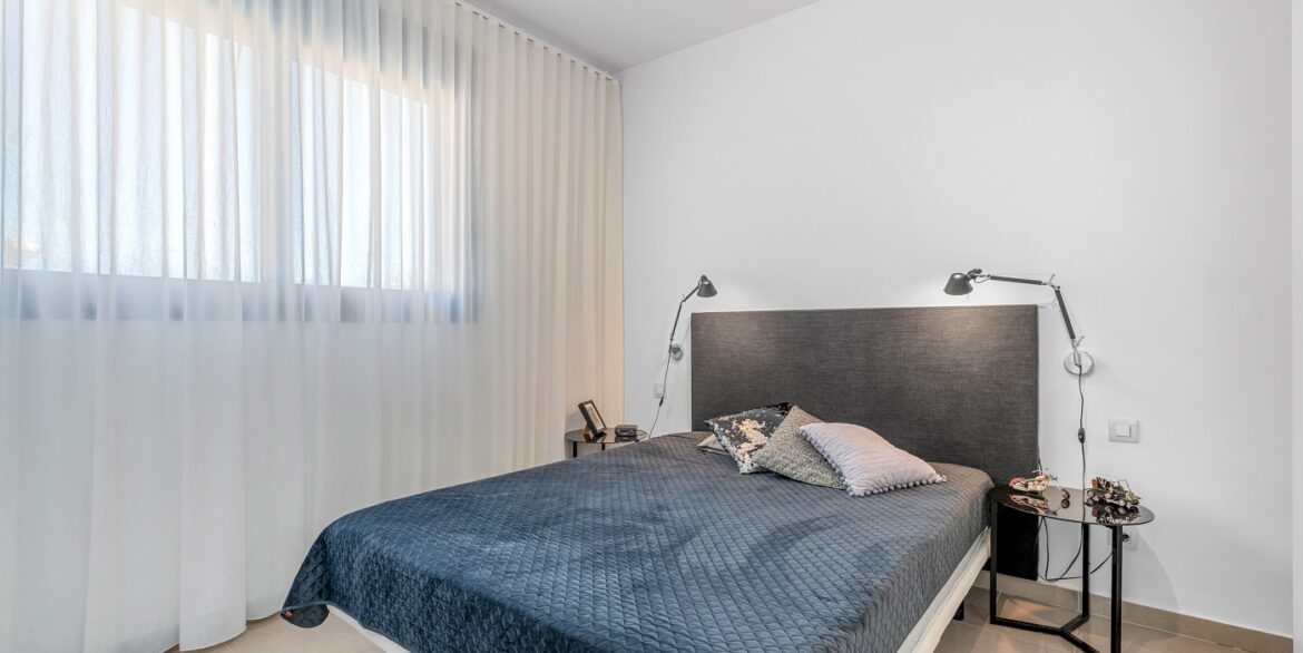 o_1j22kpn5n2vfmi91k101caf1l2850