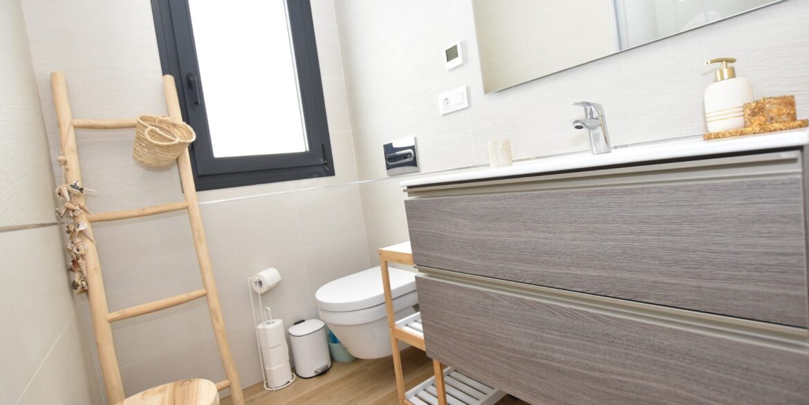 o_1j2cdqn44l3012521lvr1370c792t