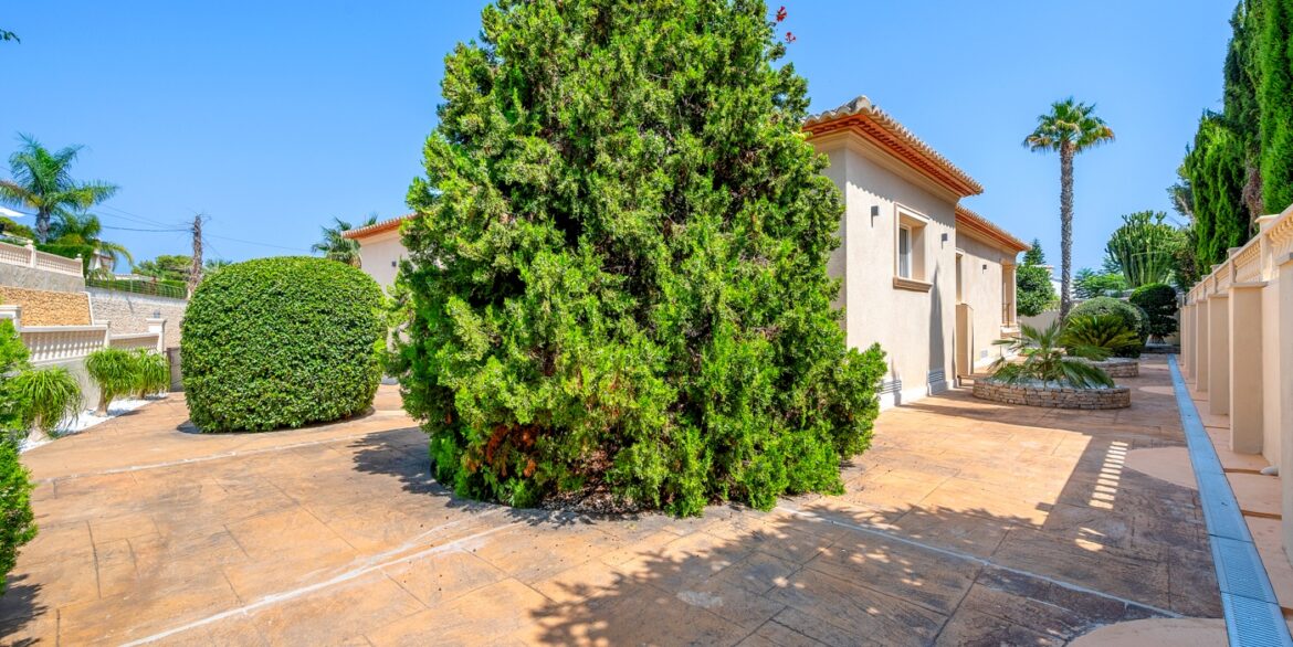 o_1j3dh8o8fb94114q123e1akb1dpr4o