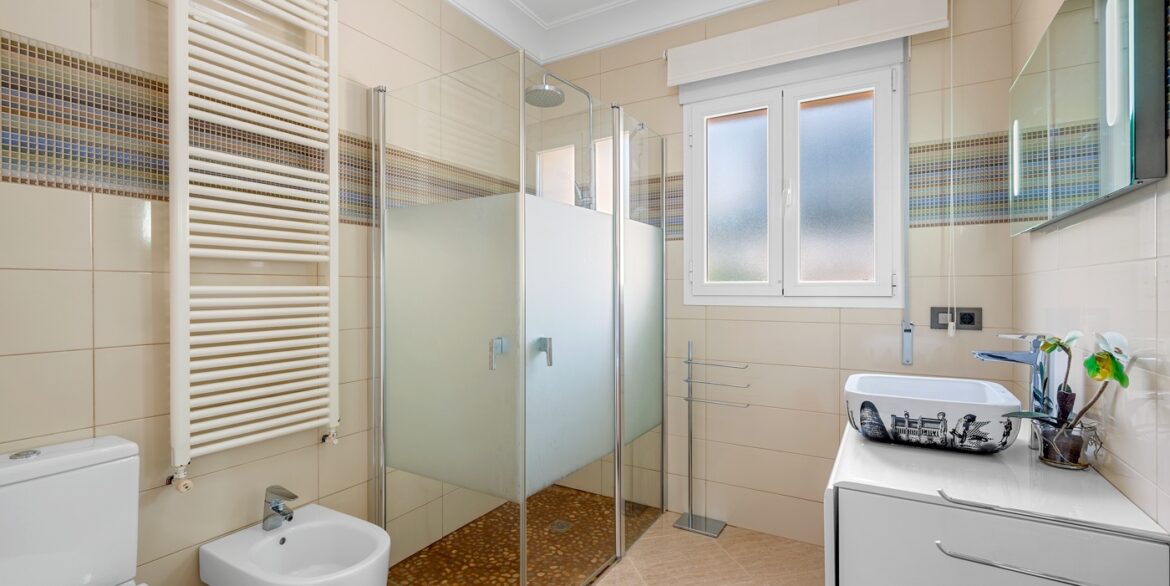 o_1j3dh8o8fpgmsh01ion1p6l1b6i53