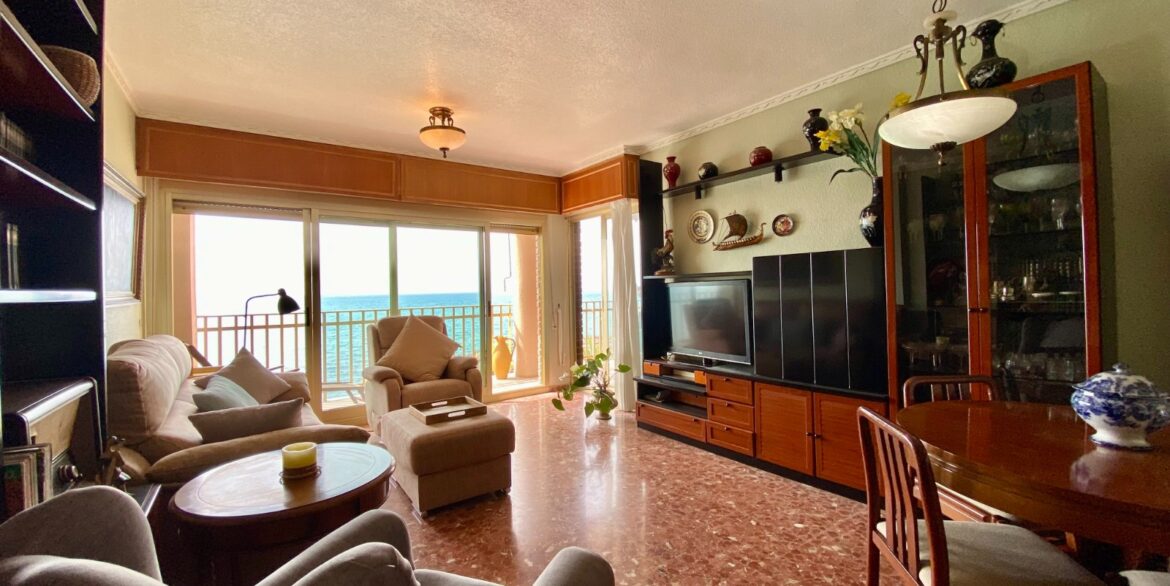 o_1j45c64j81hmfrhl1ssc1v4dv8335