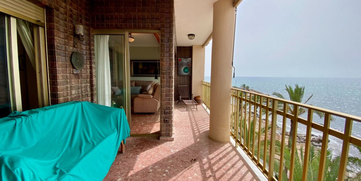 o_1j45c64j81rvb10teuqr10c1o193g