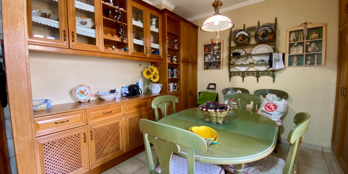 o_1j45c64j83br18791tev5t1t9p2k