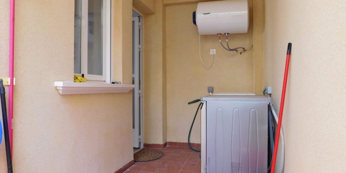 o_1j4kc2cv31lig1mb51bn1rm4u772l